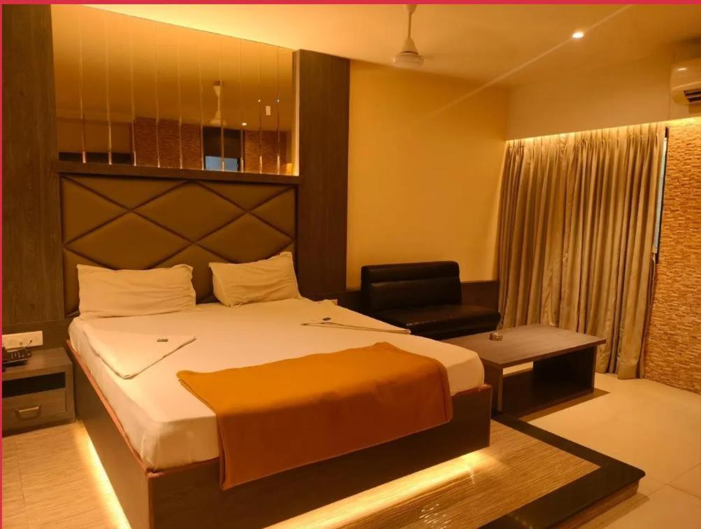 Hotel Sahara Lodging & Boarding Mira-Bhayandar Esterno foto