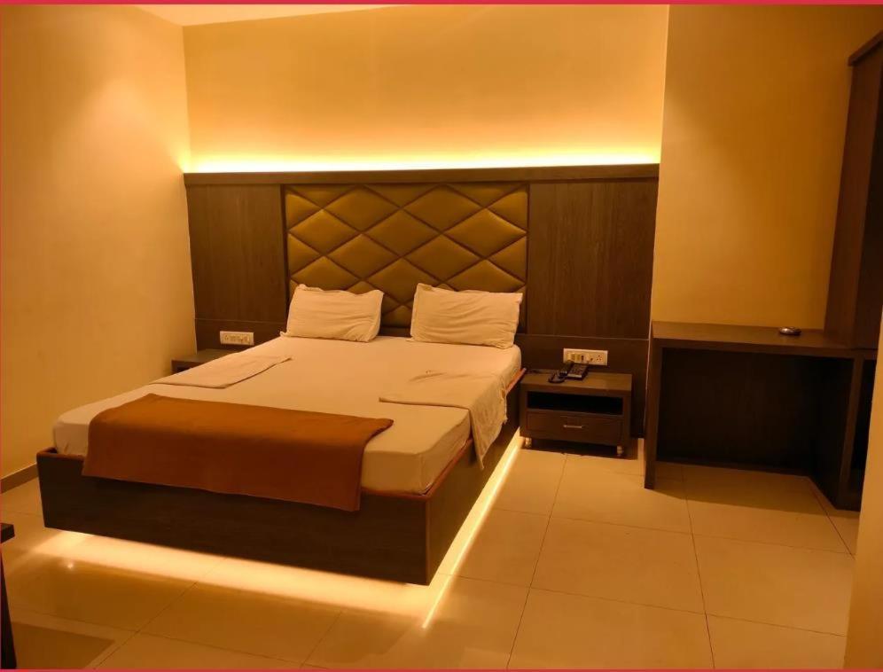 Hotel Sahara Lodging & Boarding Mira-Bhayandar Esterno foto